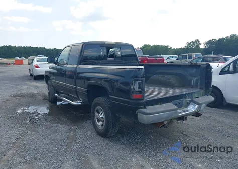 1999 Dodge Ram 1500 St z USA, uszkodzony, nr VIN 1B7HF13Z8XJ650068